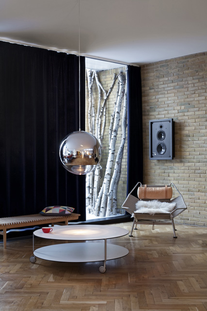 Maison Hand Lyon - mobilier PP Mobler - designer Hans J Wegner - modle PP225 Flag Halyard Chair - photo Mikkel Adsbol