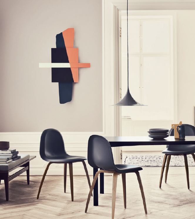 MAISON HAND Lyon - design et mobilier contemporain - les autres produits - GUBI - Chair Shell  et Semi Lampe (1968)