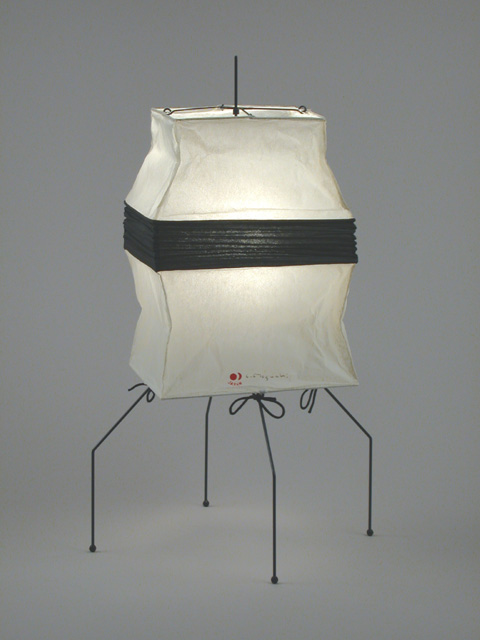 luminaire NOGUCHI Akira UF1H par SENTOU pour HAND