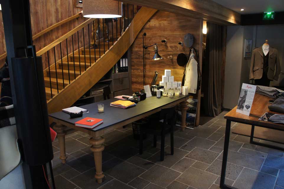 MAISON   HAND - ralisation boutique  ARPIN  Chamonix