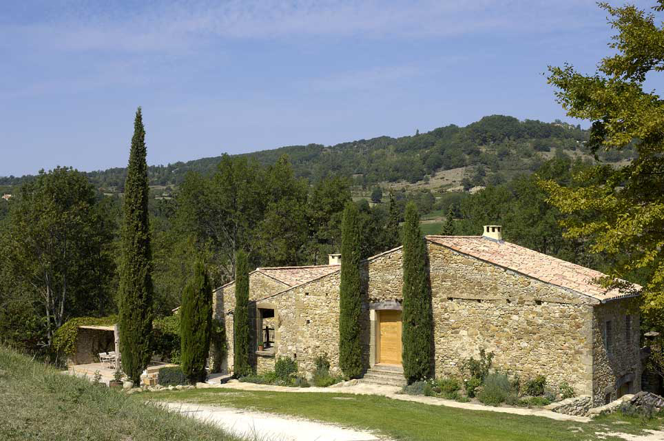 Maison HAND - réalisation et aménagement d'une maison d'hôtes en provence provençale